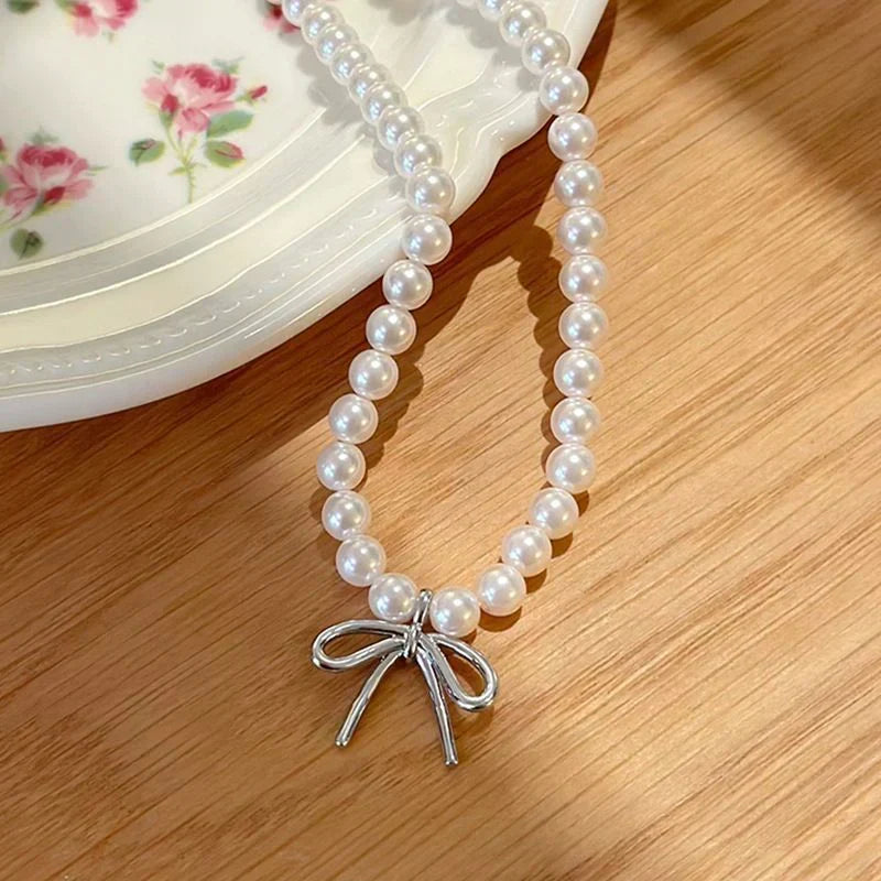Niche Temperament Bow Pearl Necklace