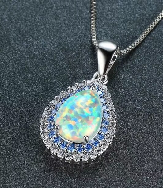 Elegant And Exquisite Drop-shaped Women's Necklace