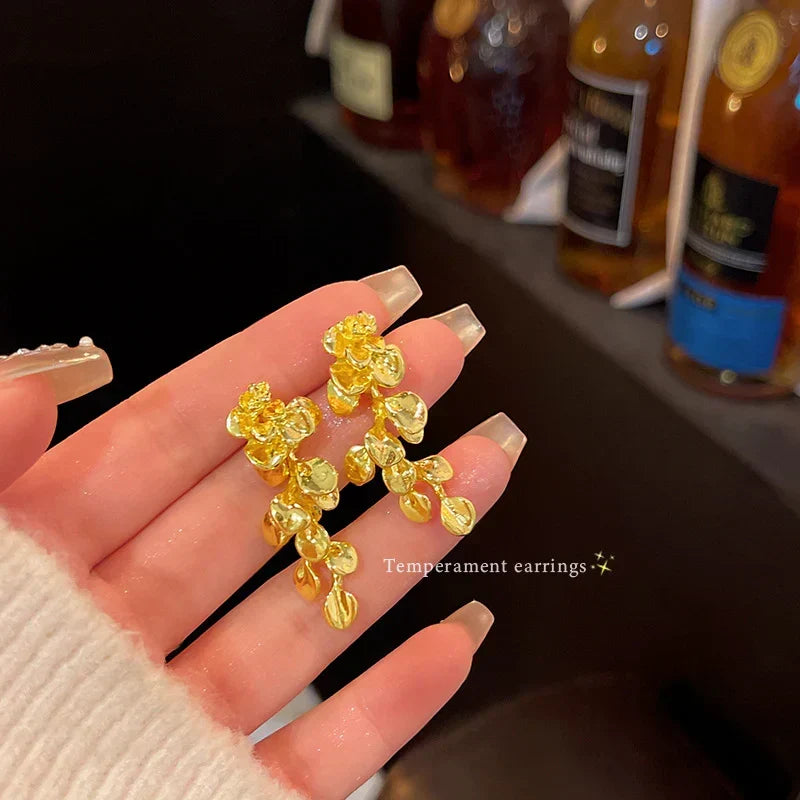 Light Luxury Minority High-grade Metal Leaf Earrings For Women